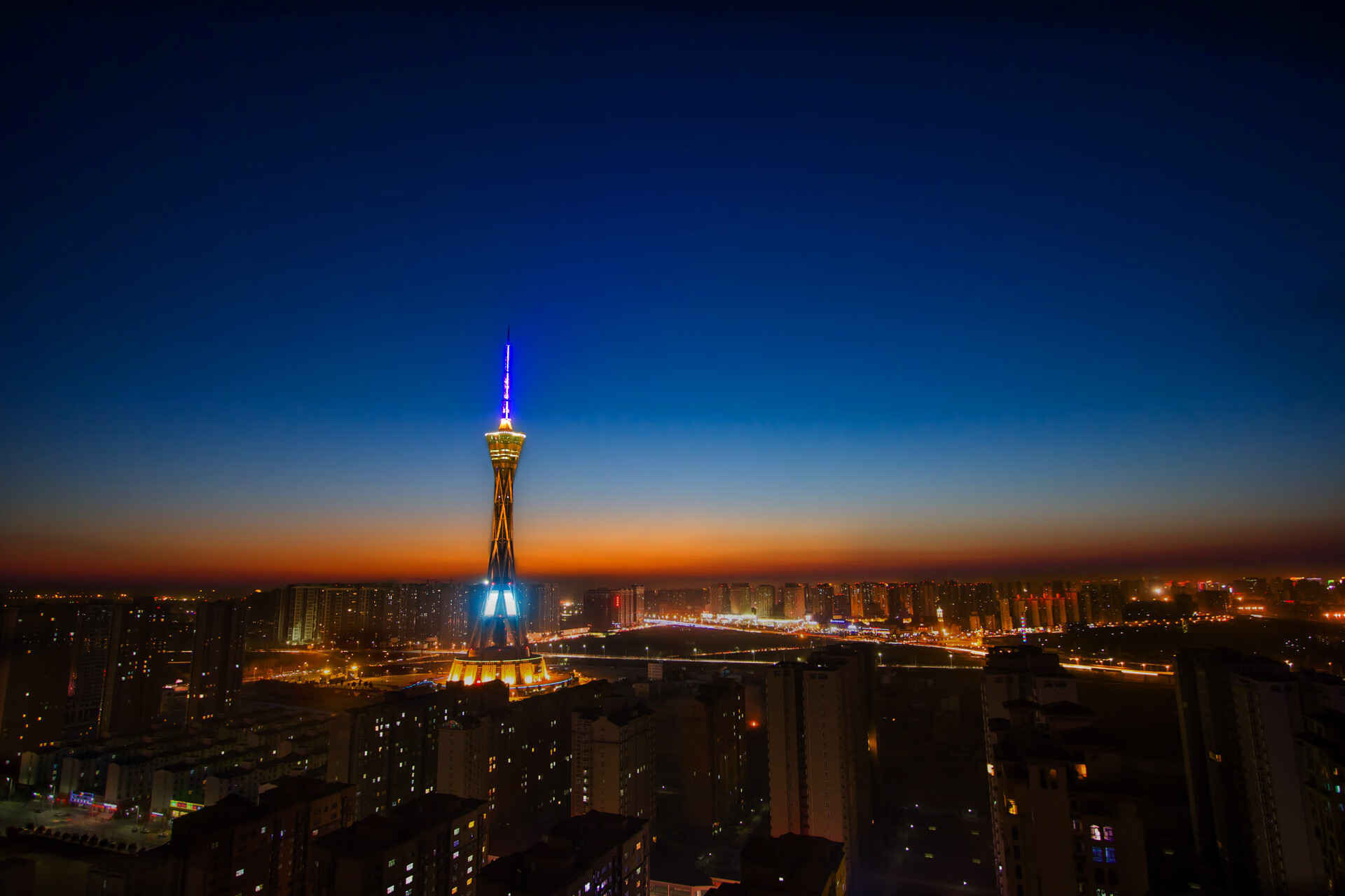 随机战术盛宴：顶尖团队的多变战术体系解析，多变战士