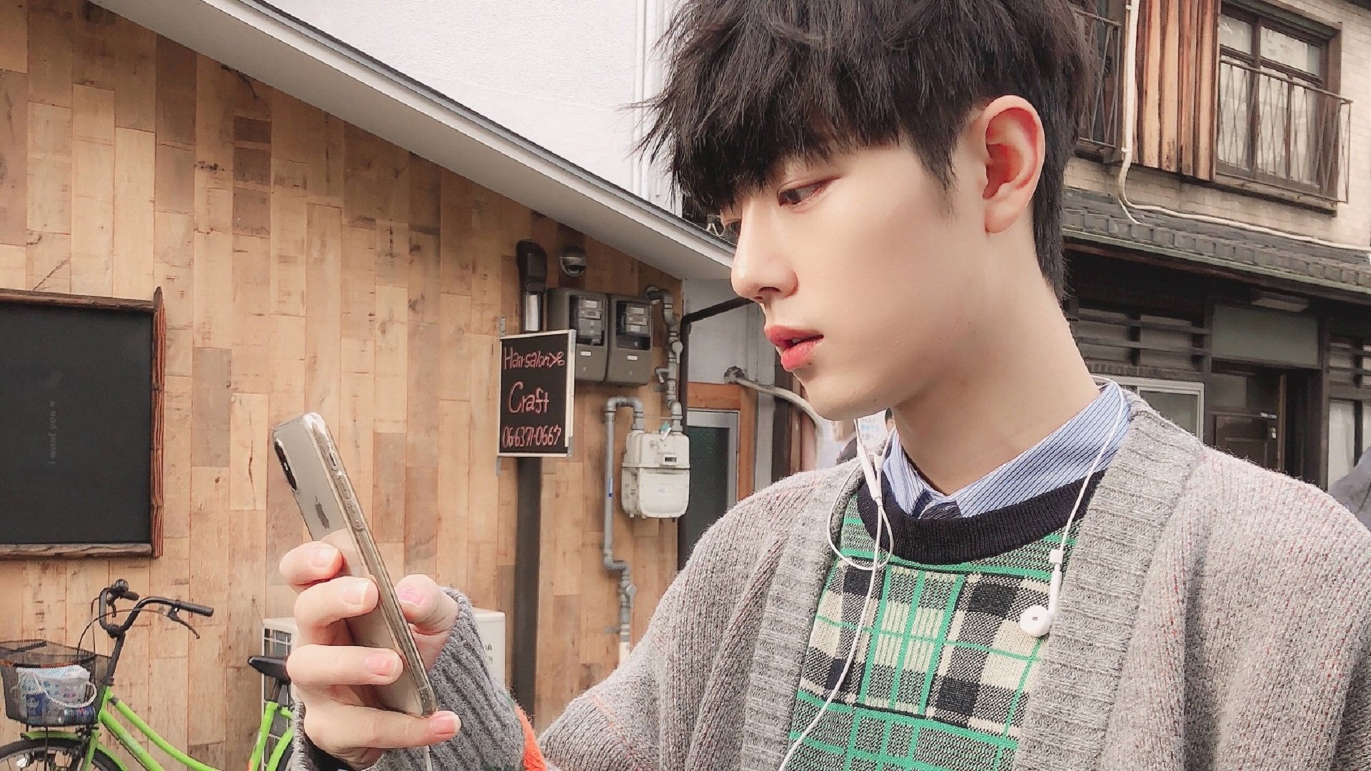 随机卡迪夫城主场不敌劲敌，保级压力骤增，卡迪夫俱乐部