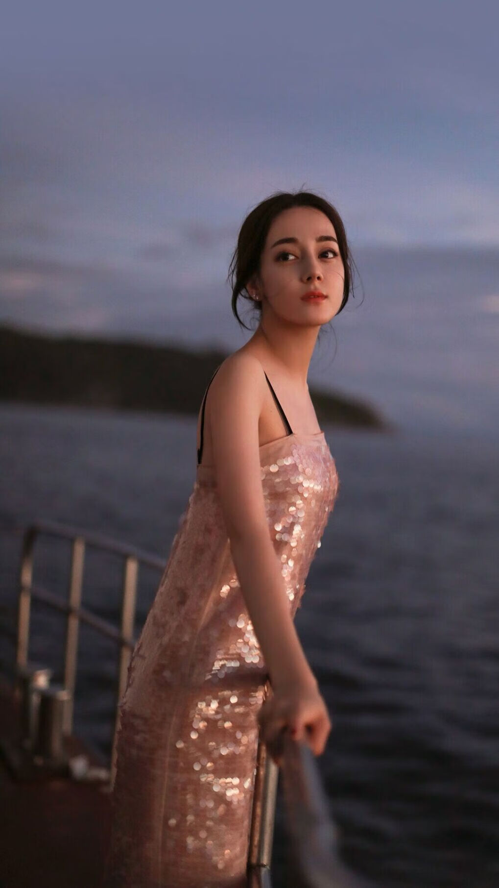 爱游戏体育APP下载-“香港牛仔3K亲子跑：亲子携手并肩，赛道上的温馨时刻”